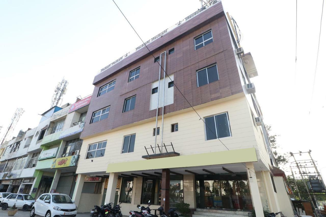 Oyo 29852 Hotel Golden View Abadpura Exterior photo