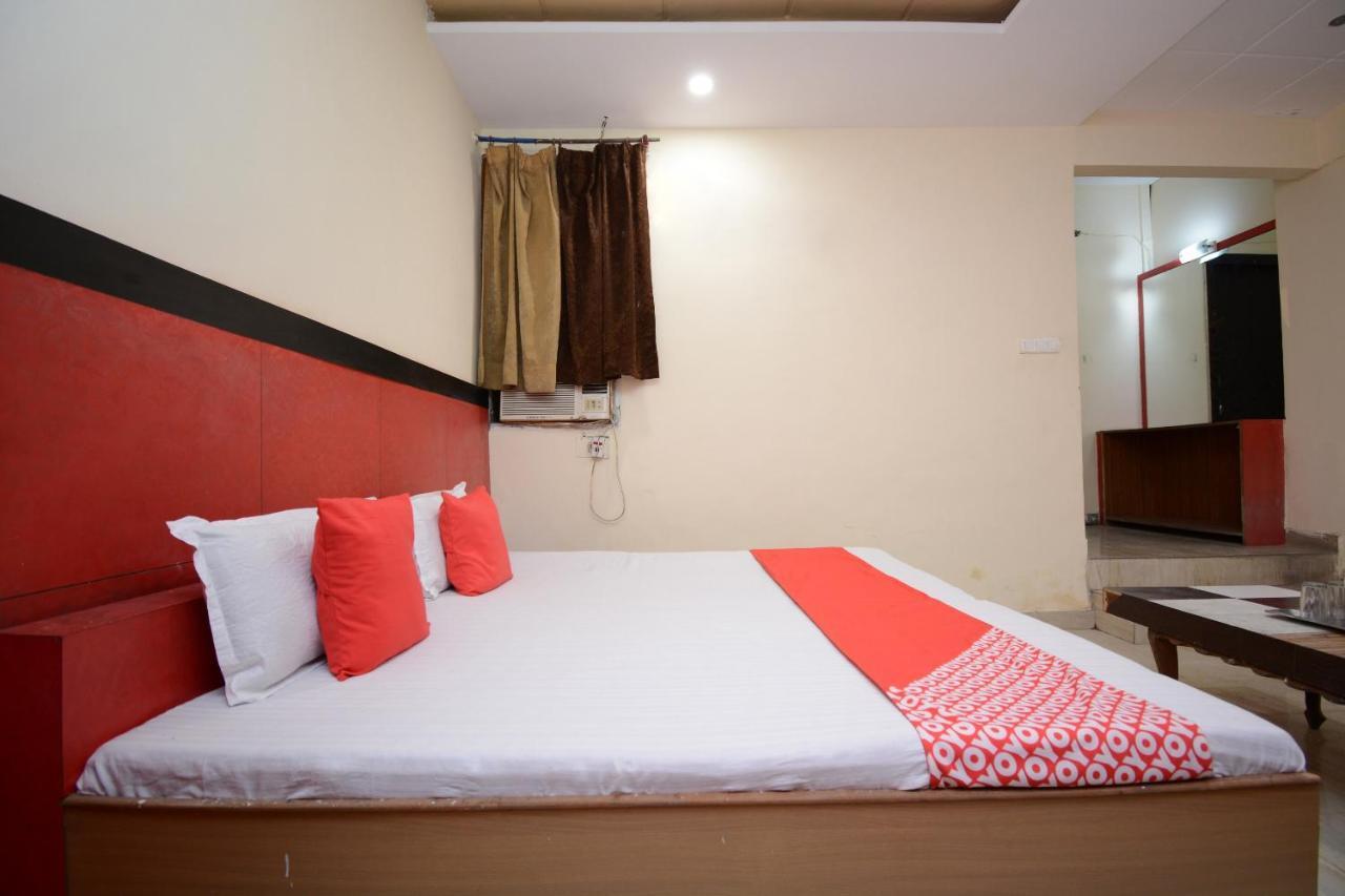 Oyo 29852 Hotel Golden View Abadpura Exterior photo